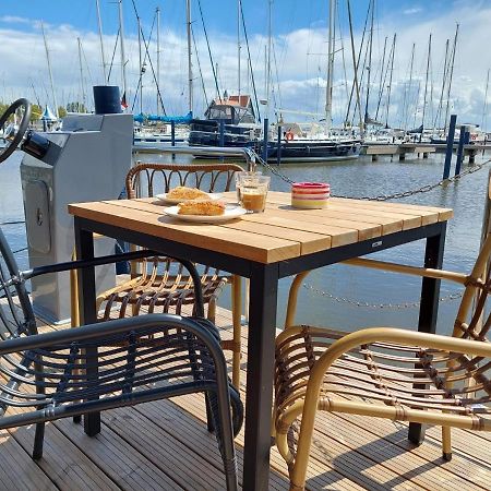 Luxury Houseboat In Volendam Marina酒店 外观 照片