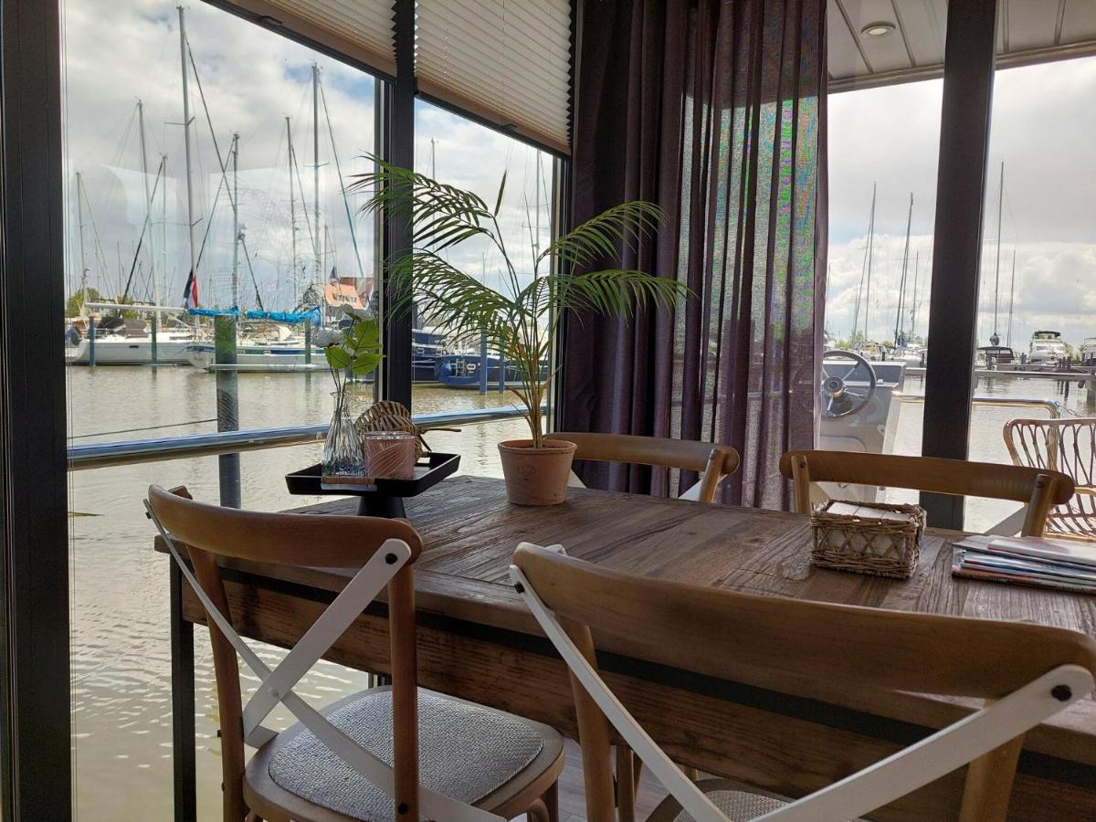 Luxury Houseboat In Volendam Marina酒店 外观 照片